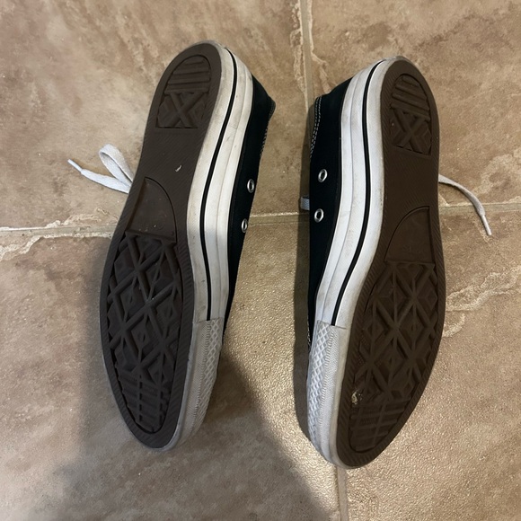 Black and white converse - Picture 3 of 3